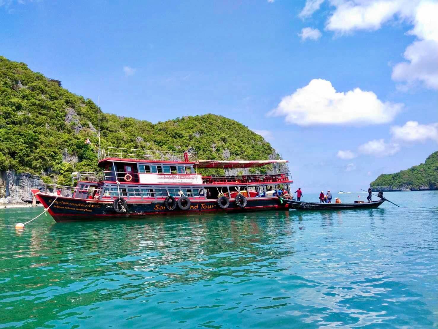 ทัวร์อุทยานแห่งชาติหมู่เกาะอ่างทอง และพายเรือคายัค โดยเรือใหญ่