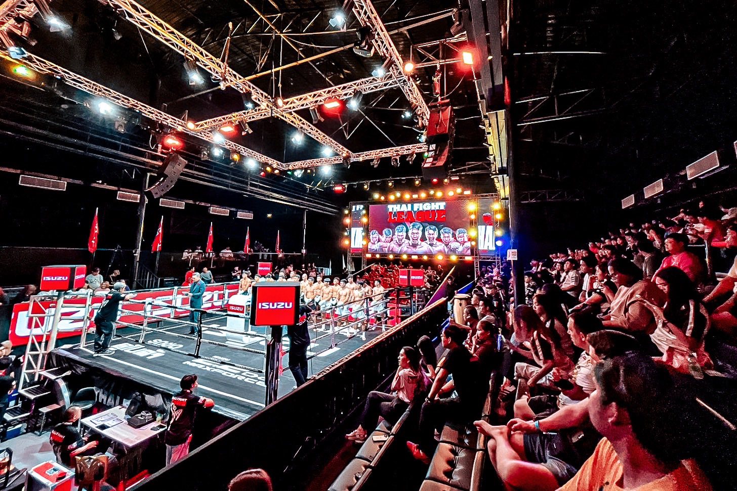 บัตรชมมวย Thai Fight Night ที่เวิลด์ สยาม สเตเดียม ตลาดตะวันนา