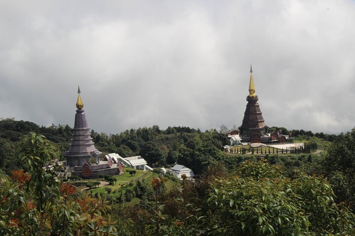 Doi Inthanon National Park Day Tour : Thailand's Highest Point