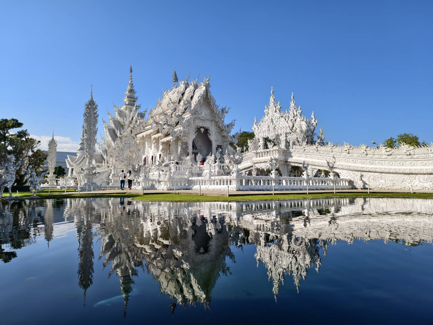 Chiang Rai Highlights Tour from Chiang Mai: White, Blue, Red/Black
