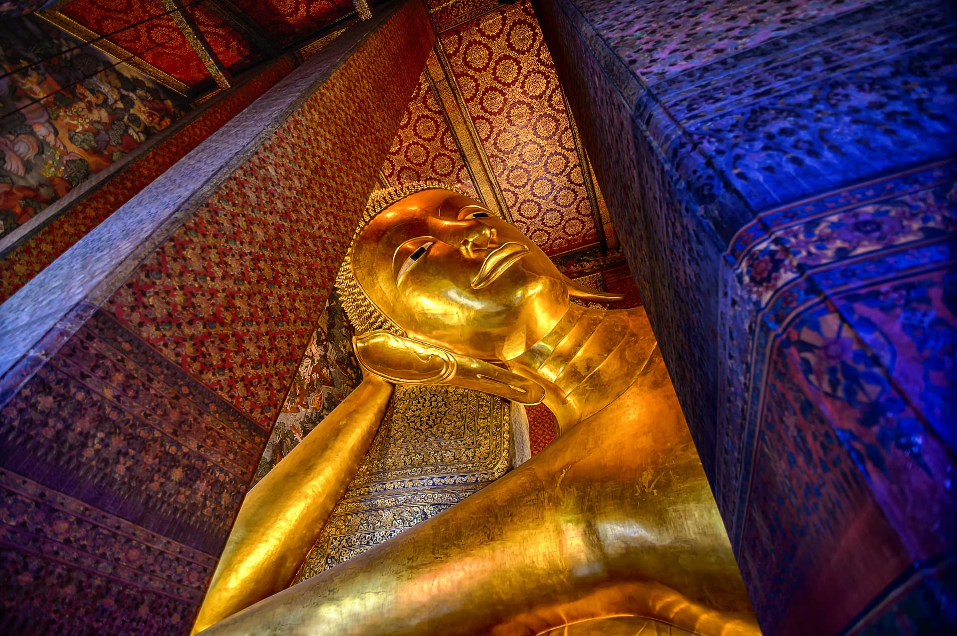 ทัวร์ชมเมืองกรุงเทพฯ: พระบรมมหาราชวัง วัดโพธิ์ และวัดภูเขาทอง
