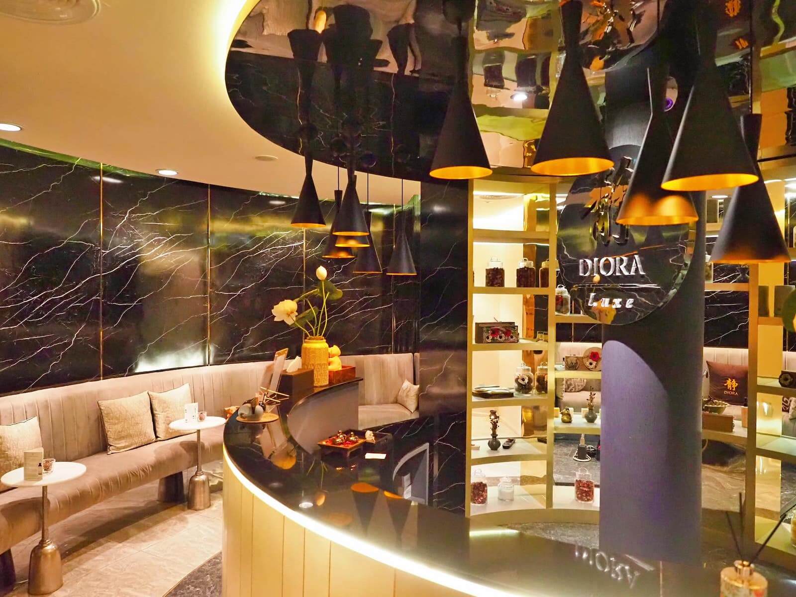 DIORA Luxe Lumpini Spa